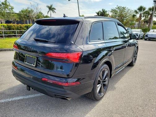 2025 Audi Q7 55 Premium Plus