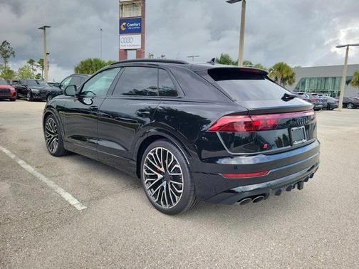 2026 Audi SQ8 4.0T Prestige