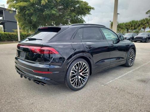 2026 Audi SQ8 4.0T Prestige