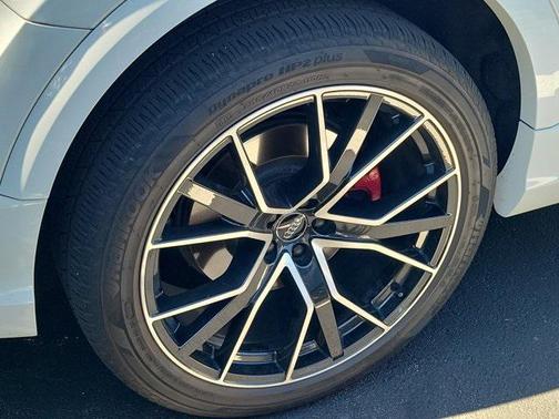 2020 Audi Q8 55 Premium Plus