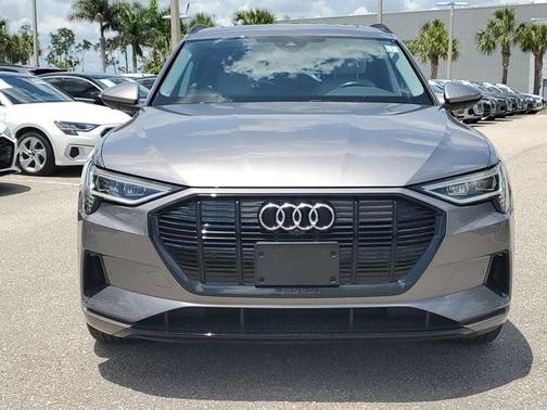 2022 Audi e-tron Premium