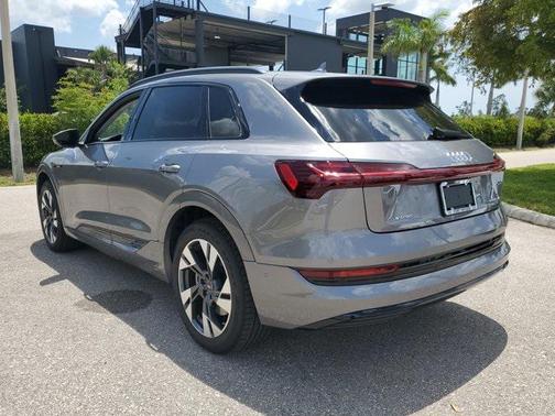 2022 Audi e-tron Premium