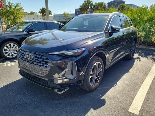 2025 Audi Q5 Premium TFSI quattro S tronic