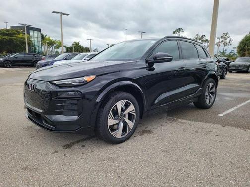 2025 Audi Q6 e-tron Premium quattro