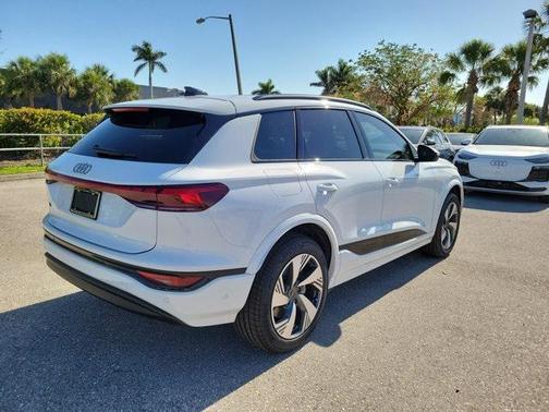 2025 Audi Q6 e-tron Premium Plus quattro