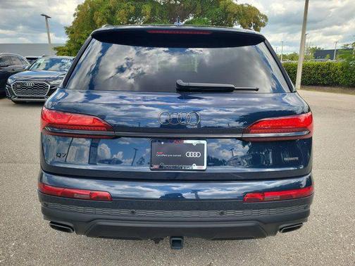 Waitomo Blue Metallic 2025 Audi Q7 55 Premium Plus