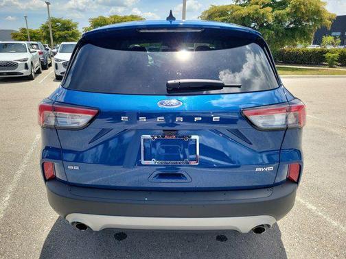 Atlas Blue Metallic 2022 Ford Escape SE