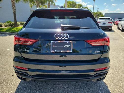 2024 Audi Q3 Premium 45 TFSI S line quattro Tiptronic