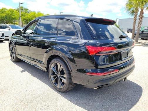 2025 Audi Q7 55 Premium Plus