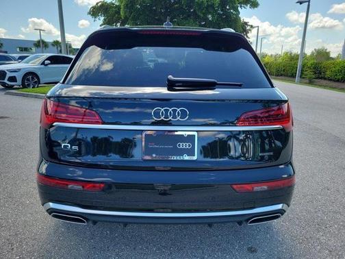 2024 Audi Q5 45 S line Premium