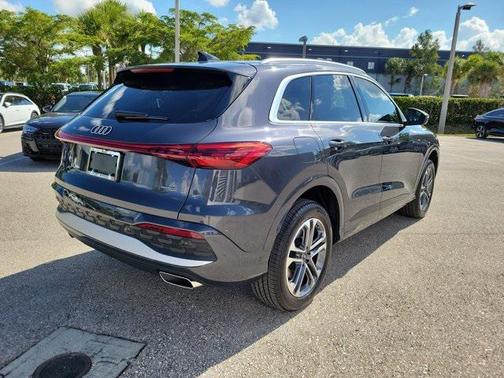 2025 Audi Q5 Premium TFSI quattro S tronic