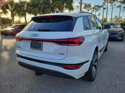2025 Audi Q6 e-tron Premium Plus quattro