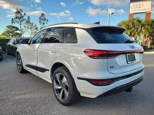 2025 Audi Q6 e-tron Premium Plus quattro