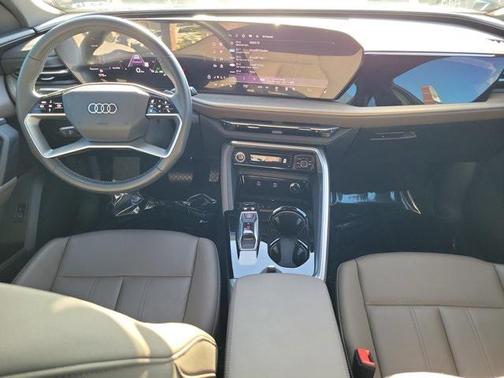 2025 Audi Q5 Premium TFSI quattro S tronic