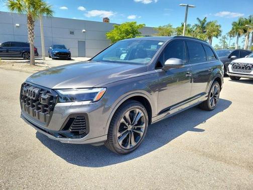 2025 Audi Q7 55 Premium Plus