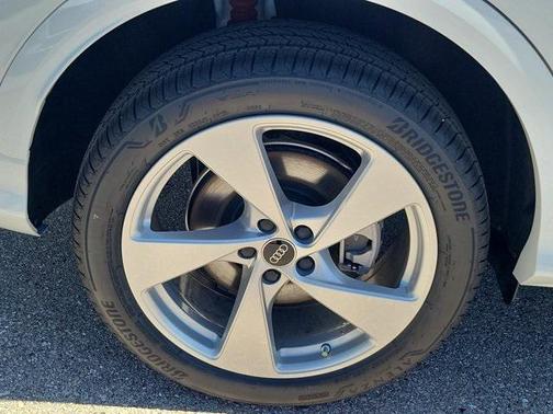 2025 Audi Q5 Premium Plus TFSI quattro S tronic