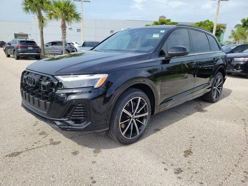 2025 Audi Q7 45 Premium Plus