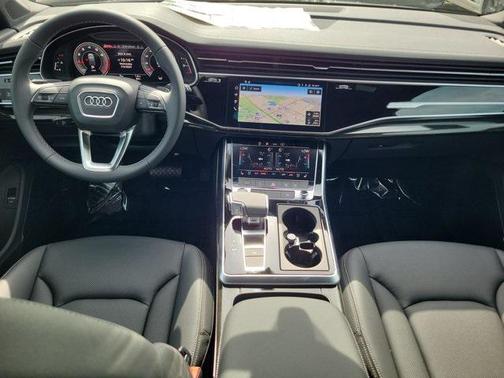 2025 Audi Q7 45 Premium Plus