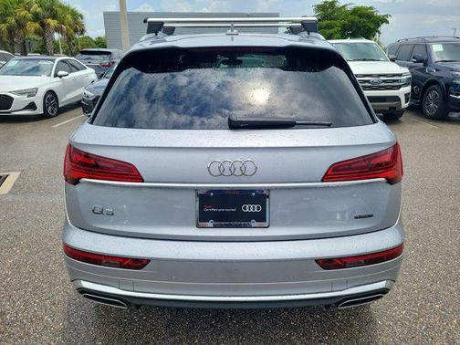 Florett Silver Metallic 2023 Audi Q5 45 S line Premium