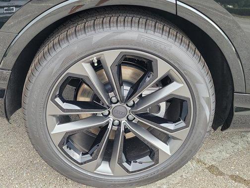 2026 Audi Q7 55 Premium Plus