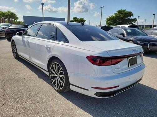 2022 Audi A8 L 55 TFSI quattro Tiptronic