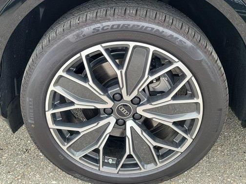 2025 Audi Q5 Premium Plus
