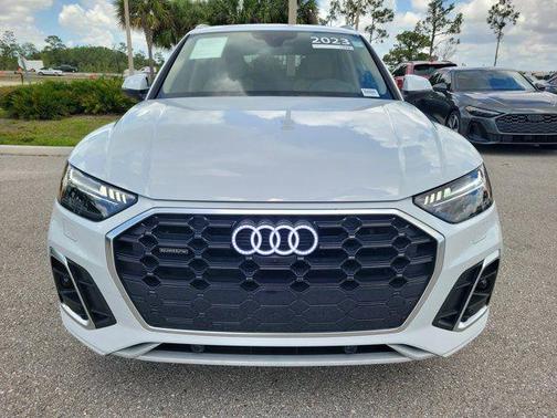 Glacier White Metallic 2023 Audi Q5 45 S line Prestige