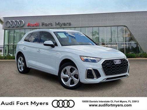 Glacier White Metallic 2023 Audi Q5 45 S line Prestige