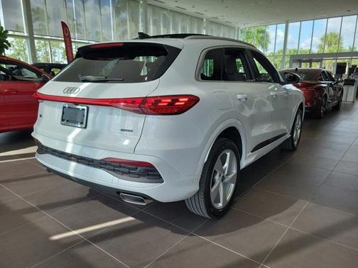 2025 Audi Q5 Premium Plus