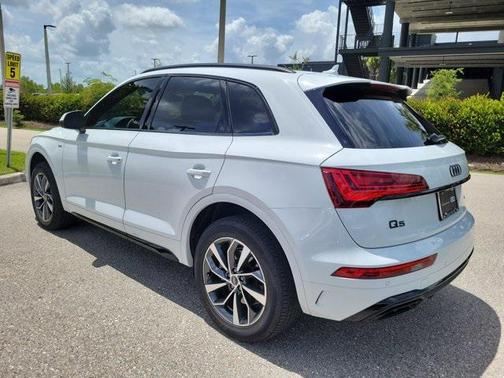 2024 Audi Q5 45 S line Premium