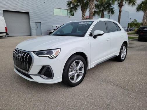 2024 Audi Q3 Premium 45 TFSI S line quattro Tiptronic