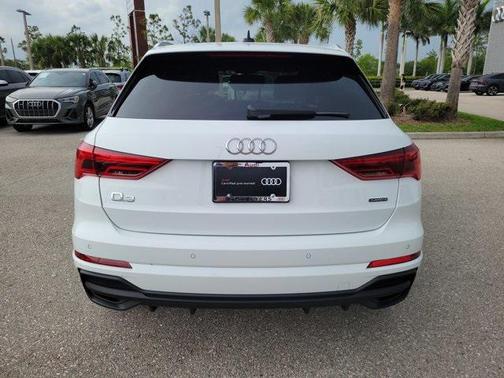 2024 Audi Q3 Premium 45 TFSI S line quattro Tiptronic