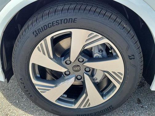 2025 Audi Q6 e-tron Prestige quattro
