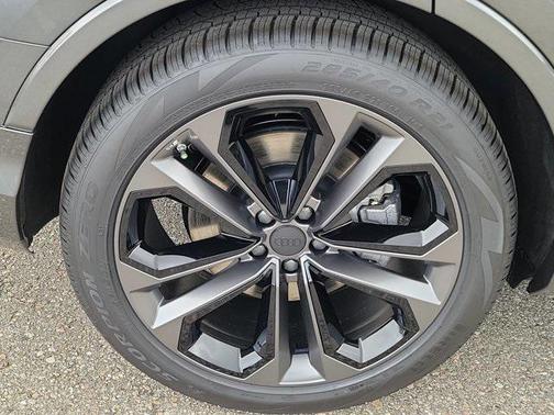 2026 Audi Q7 55 Premium Plus