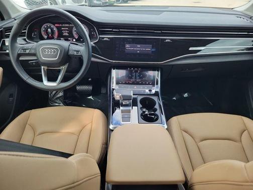 2025 Audi Q7 55 Premium Plus