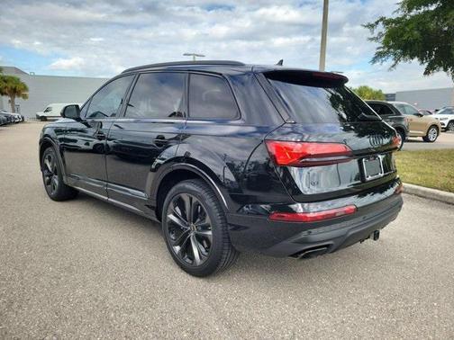 2025 Audi Q7 55 Premium Plus