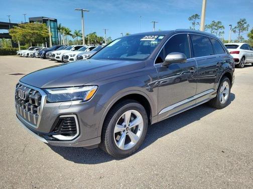 2025 Audi Q7 45 Premium