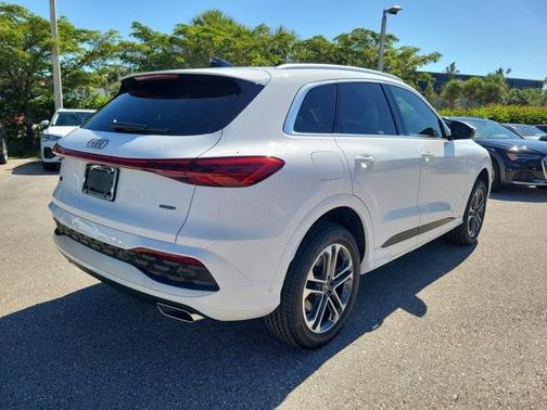 2025 Audi Q5 Premium TFSI quattro S tronic