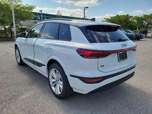 2025 Audi Q6 e-tron Premium