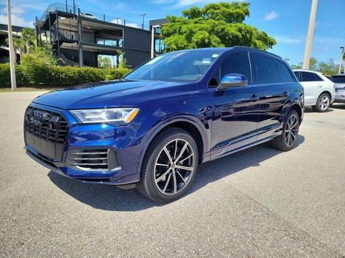 2022 Audi Q7 55 Premium Plus