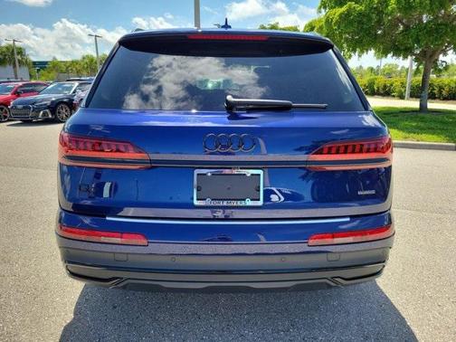 2022 Audi Q7 55 Premium Plus