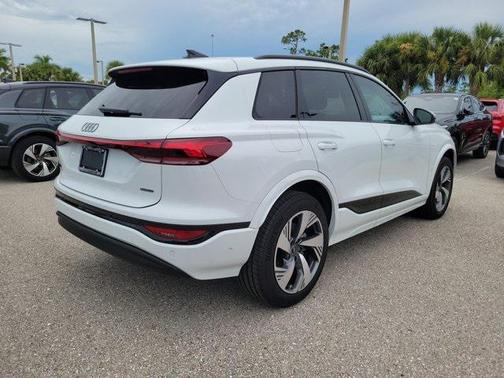 2025 Audi Q6 e-tron Premium Plus quattro