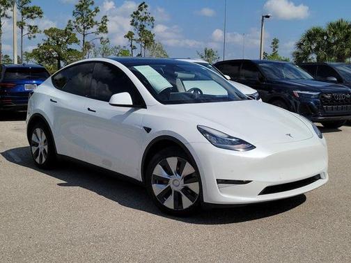 2022 Tesla Model Y Long Range Dual Motor All-Wheel Drive