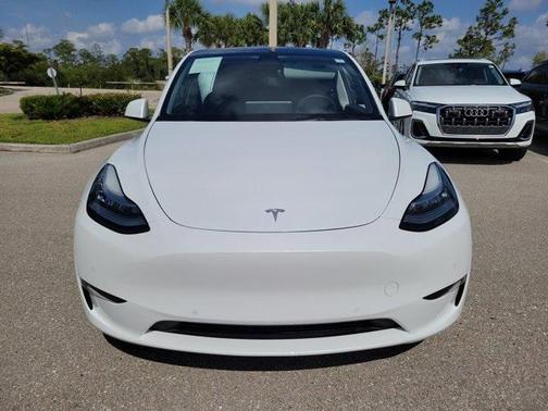 2022 Tesla Model Y Long Range Dual Motor All-Wheel Drive
