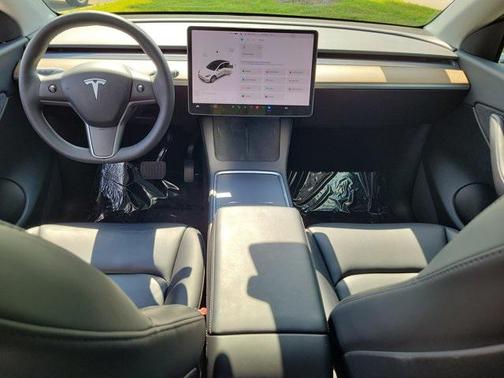 2022 Tesla Model Y Long Range Dual Motor All-Wheel Drive