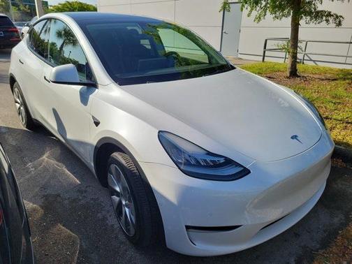 2022 Tesla Model Y Long Range Dual Motor All-Wheel Drive