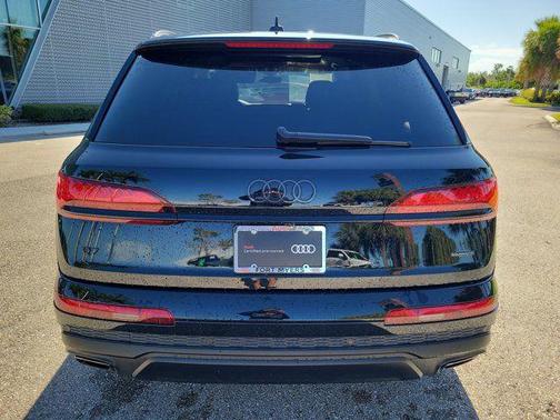 Black Metallic 2026 Audi Q7 45 Premium Plus