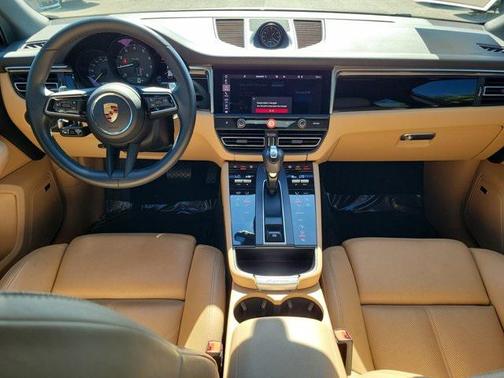 2023 Porsche Macan Base