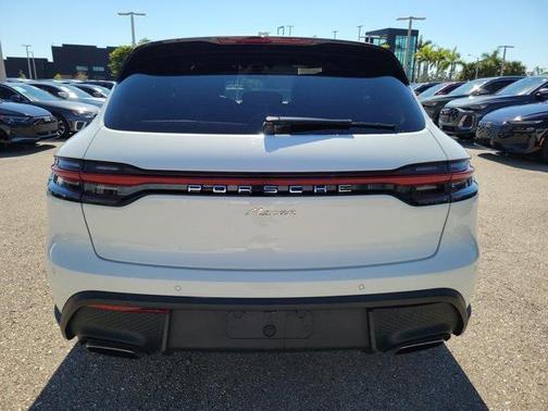 2023 Porsche Macan Base