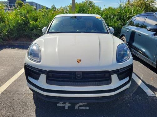 2023 Porsche Macan Base